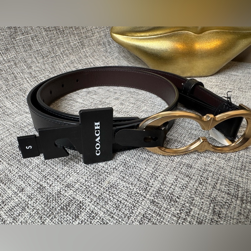 $79(PRICE FIRM) COACH Buckle Belt, 25” Mm